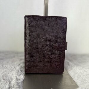 LV Tiaga Leather agenda
Excellent Preloved condition